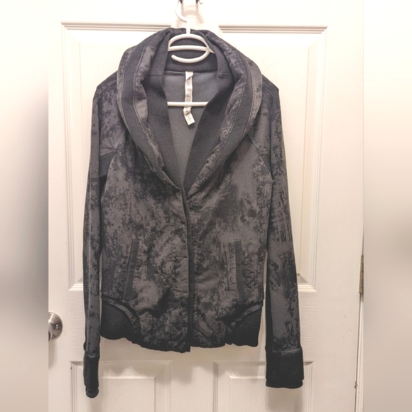 Lululemon To Class Jacket, sz 6 EUC - Picture 1 of 9
